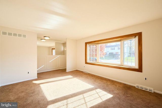 914 QUAIL LN, Newark, DE 19711