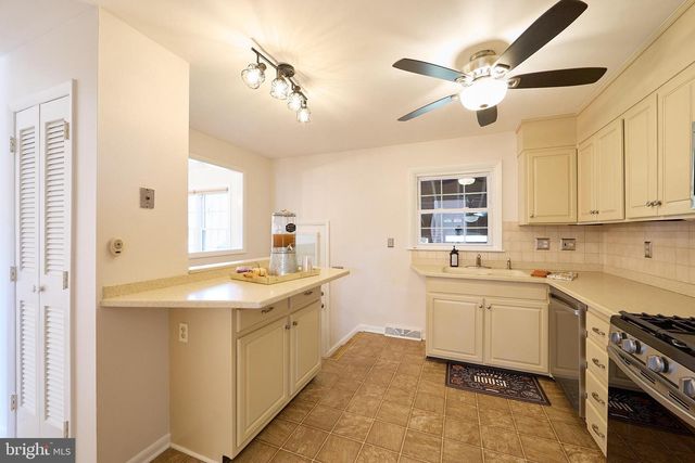 914 QUAIL LN, Newark, DE 19711