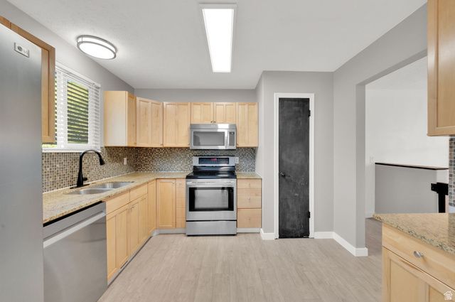 5568 W GOLDEN GATE CIR, West Jordan, UT 84081