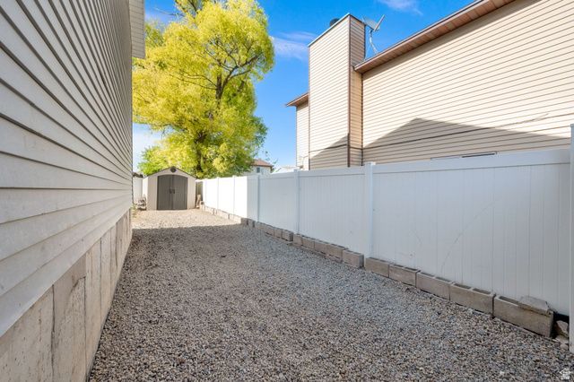 5568 W GOLDEN GATE CIR, West Jordan, UT 84081