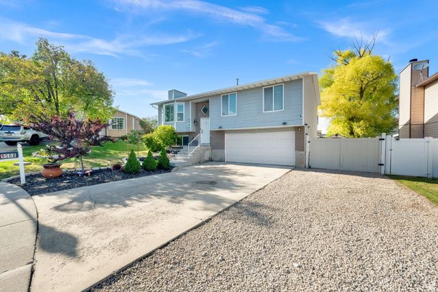 5568 W GOLDEN GATE CIR, West Jordan, UT 84081