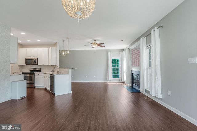 2408 RUFFIN DR, Fredericksburg, VA 22408