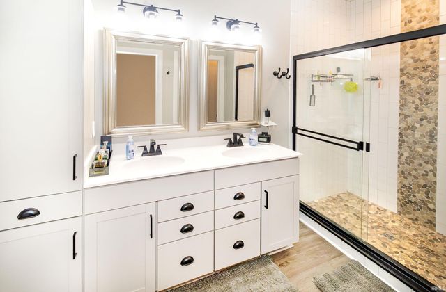 5680 Brompton Drive, Newburgh, IN 47630