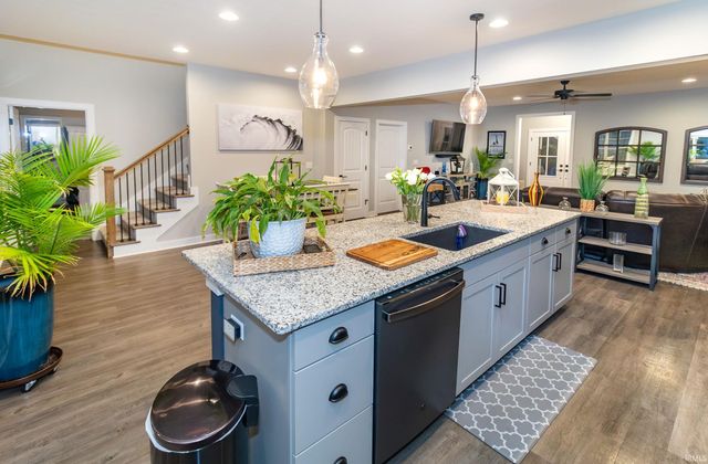 5680 Brompton Drive, Newburgh, IN 47630