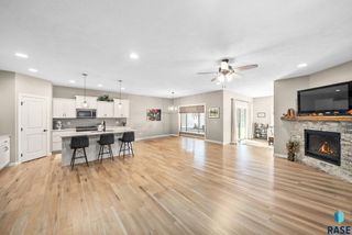 5425 S Salvation Pl Place, Sioux Falls, SD 57108