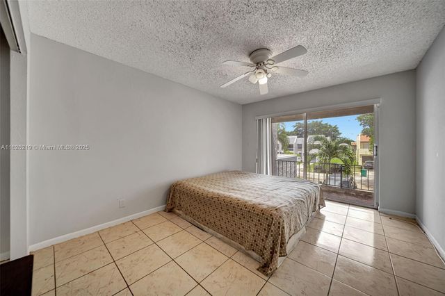 1809 NW 58th Ave 18, Lauderhill, FL 33313