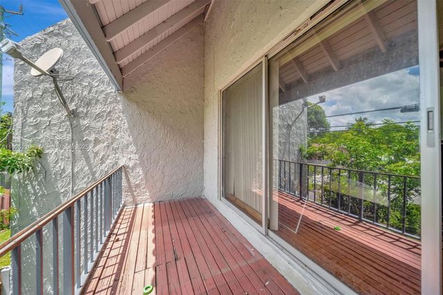 1809 NW 58th Ave 18, Lauderhill, FL 33313