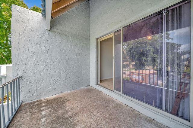 1809 NW 58th Ave 18, Lauderhill, FL 33313