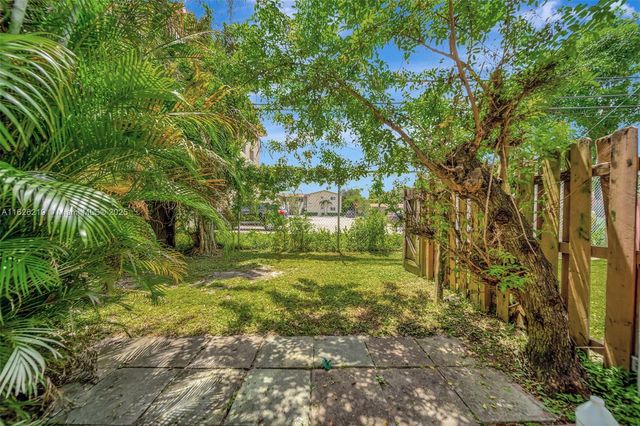 1809 NW 58th Ave 18, Lauderhill, FL 33313