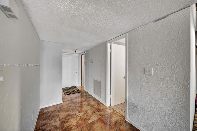 1809 NW 58th Ave 18, Lauderhill, FL 33313