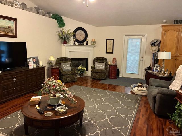 4085 Luther Fowler Rd, Pace, FL 32571