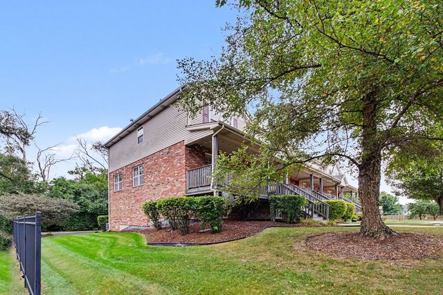 1080 Kufrin Way, Lombard, IL 60148