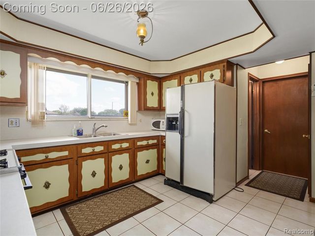 28506 Steele Drive, Warren, MI 48088