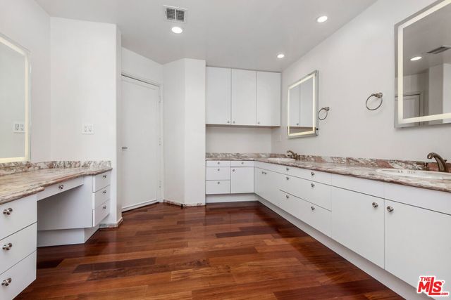 7940 Vulcan Drive, Los Angeles, CA 90046