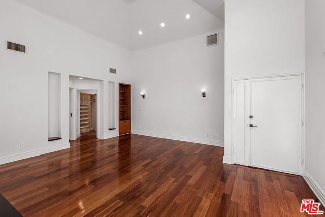 7940 Vulcan Drive, Los Angeles, CA 90046