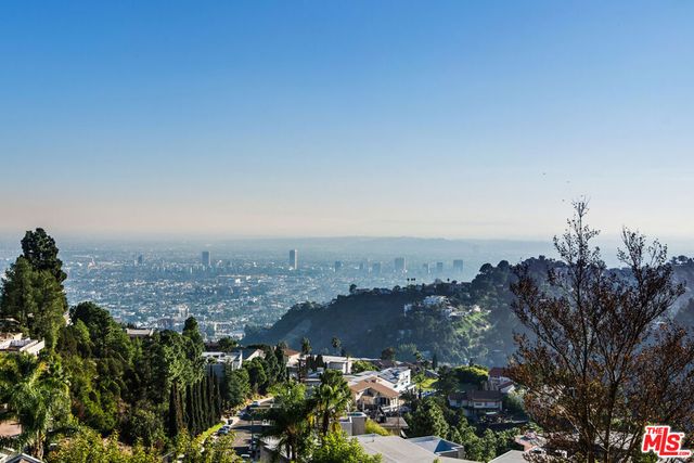 7940 Vulcan Drive, Los Angeles, CA 90046