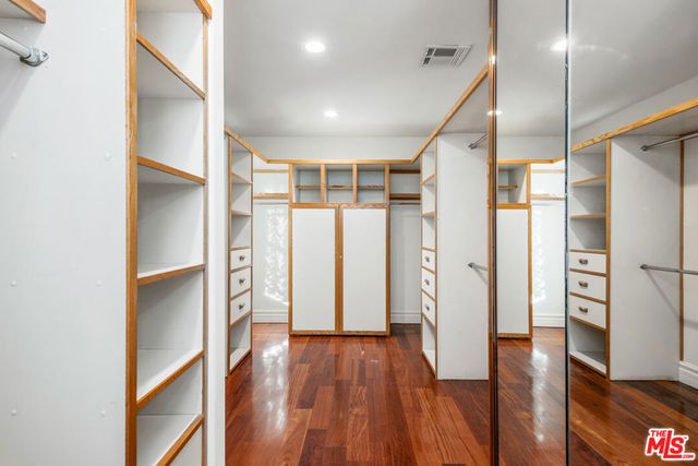 7940 Vulcan Drive, Los Angeles, CA 90046