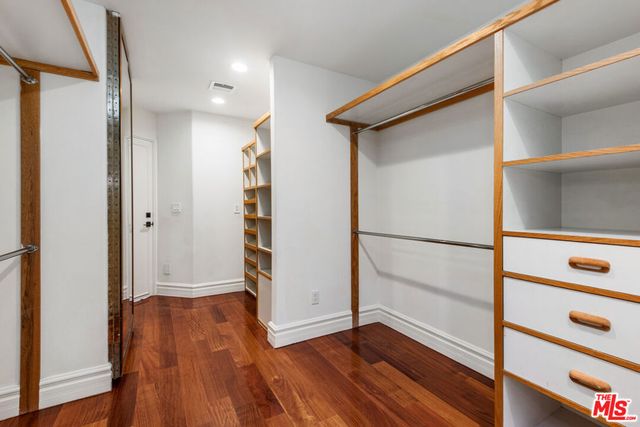 7940 Vulcan Drive, Los Angeles, CA 90046