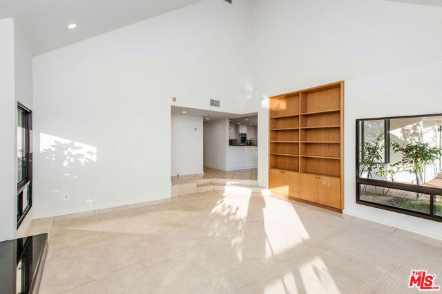 7940 Vulcan Drive, Los Angeles, CA 90046