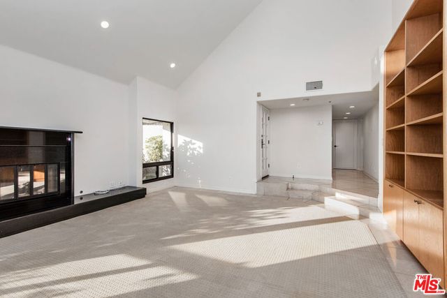 7940 Vulcan Drive, Los Angeles, CA 90046