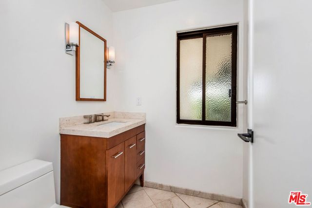 7940 Vulcan Drive, Los Angeles, CA 90046
