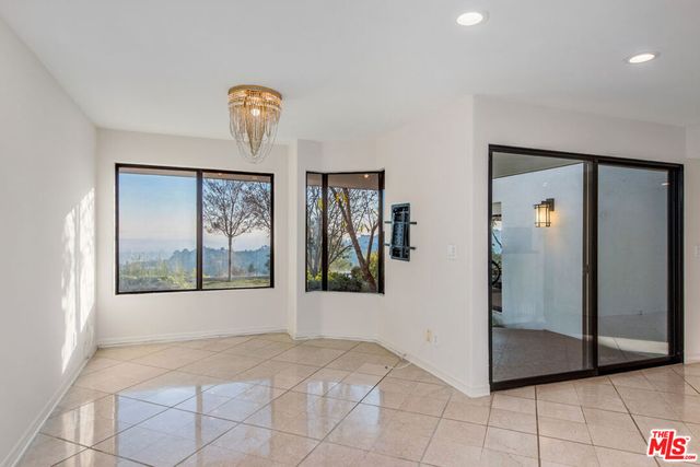 7940 Vulcan Drive, Los Angeles, CA 90046
