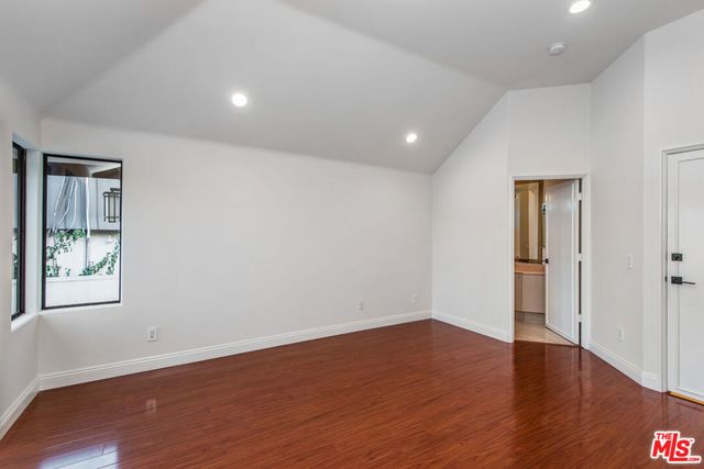 7940 Vulcan Drive, Los Angeles, CA 90046