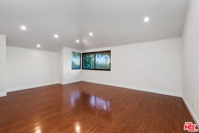 7940 Vulcan Drive, Los Angeles, CA 90046