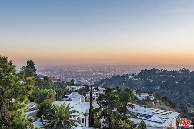 7940 Vulcan Drive, Los Angeles, CA 90046