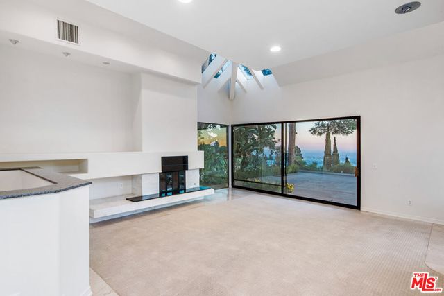 7940 Vulcan Drive, Los Angeles, CA 90046