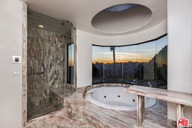 7940 Vulcan Drive, Los Angeles, CA 90046