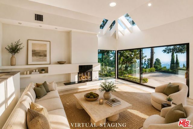 7940 Vulcan Drive, Los Angeles, CA 90046