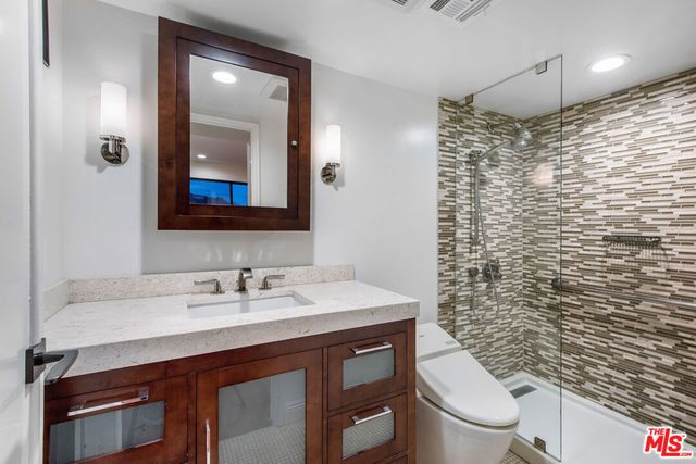 7940 Vulcan Drive, Los Angeles, CA 90046