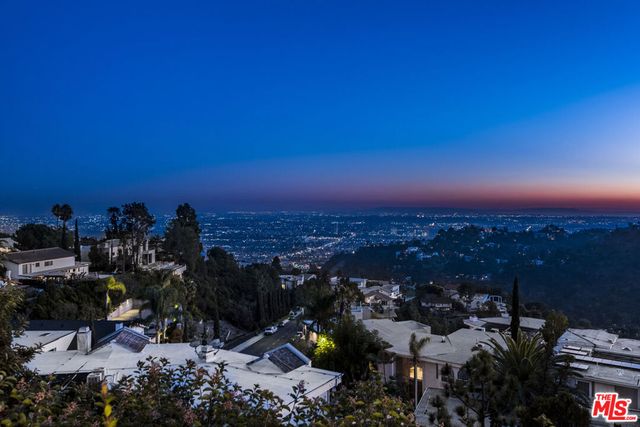7940 Vulcan Drive, Los Angeles, CA 90046