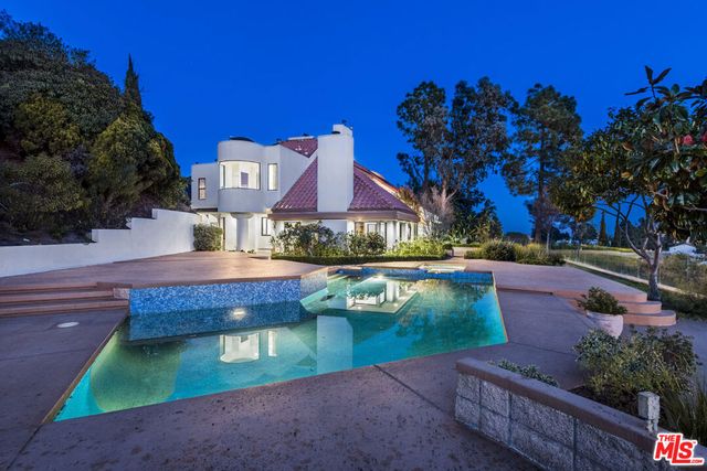 7940 Vulcan Drive, Los Angeles, CA 90046