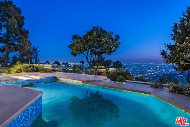 7940 Vulcan Drive, Los Angeles, CA 90046