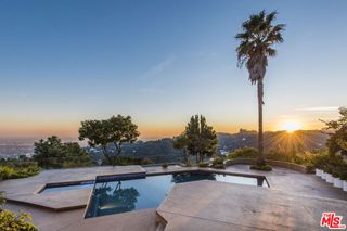 7940 Vulcan Drive, Los Angeles, CA 90046