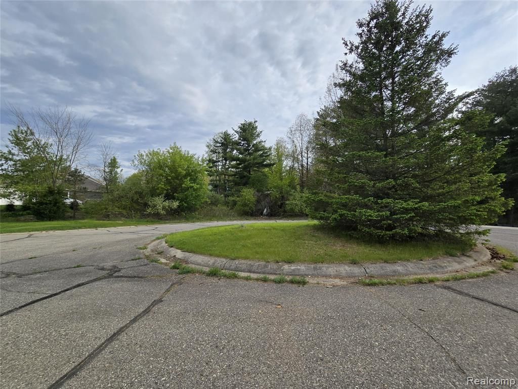 3831 Michael Court, White Lake, MI 48383