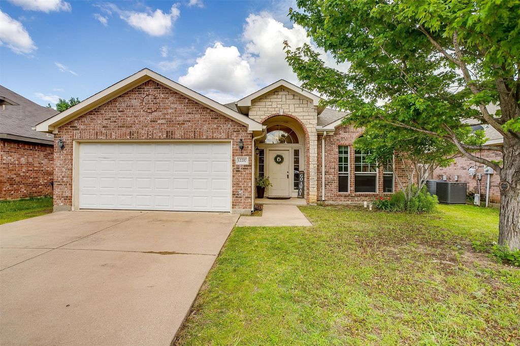 12217 Shadow Wood Trail, Fort Worth, TX 76028