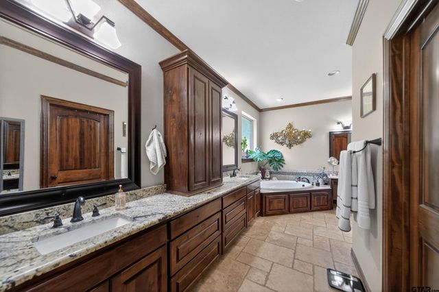 555 County Road 2307, Mineola, TX 75773