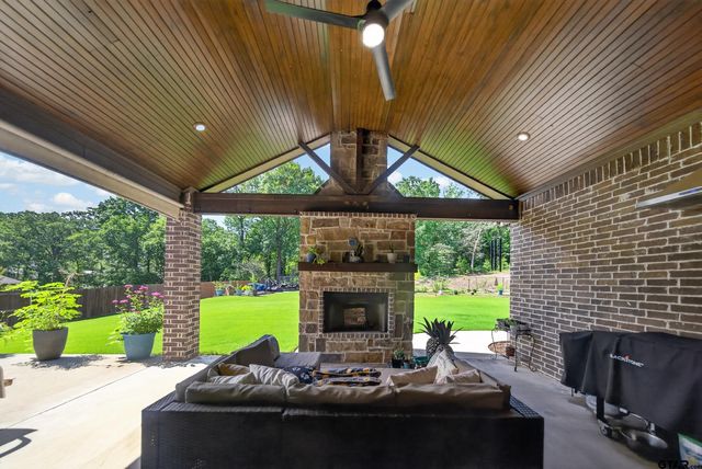 555 County Road 2307, Mineola, TX 75773