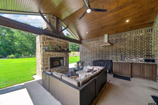 555 County Road 2307, Mineola, TX 75773