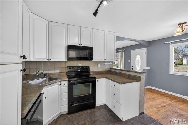 408 Saint Lawrence Drive, Ballwin, MO 63021