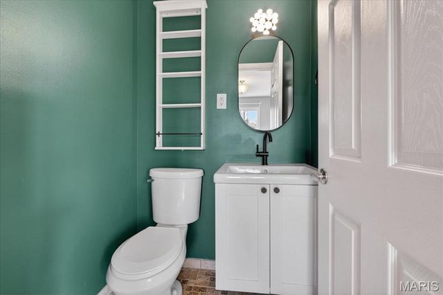 408 Saint Lawrence Drive, Ballwin, MO 63021