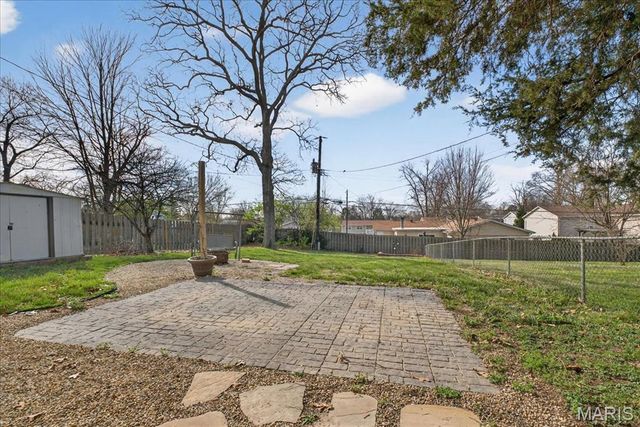 408 Saint Lawrence Drive, Ballwin, MO 63021