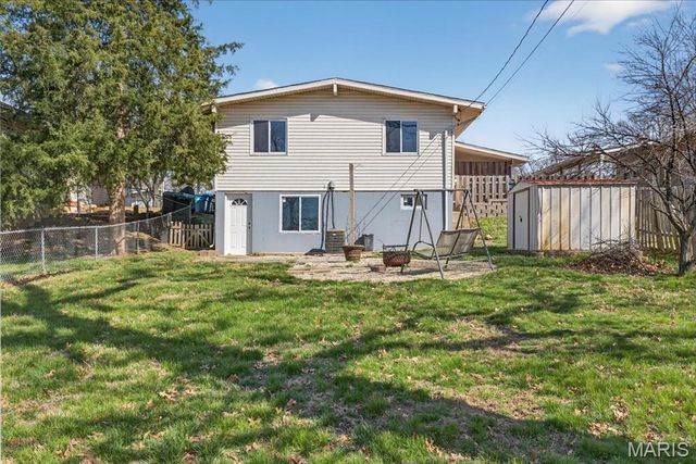 408 Saint Lawrence Drive, Ballwin, MO 63021