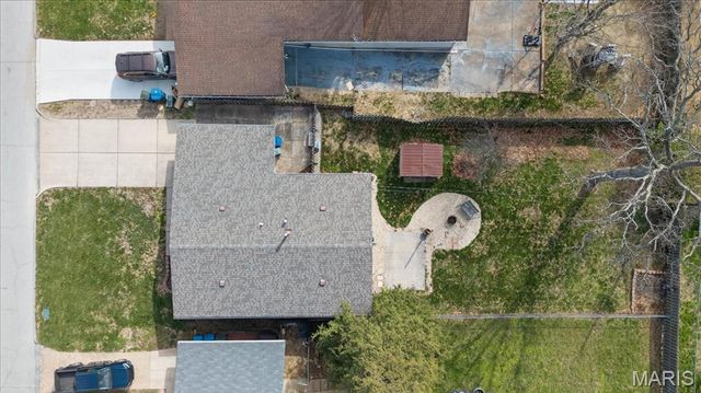 408 Saint Lawrence Drive, Ballwin, MO 63021