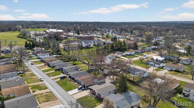 408 Saint Lawrence Drive, Ballwin, MO 63021