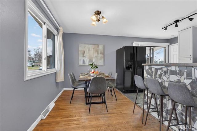 408 Saint Lawrence Drive, Ballwin, MO 63021