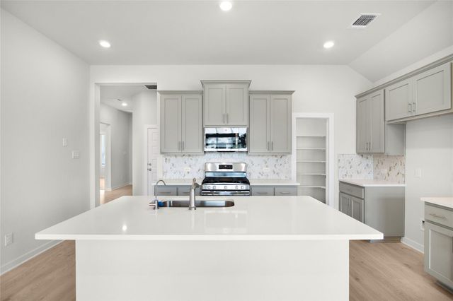 1108 Stonehill DR, Georgetown, TX 78633